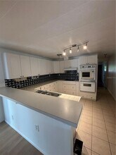 5236 Kenwood Ave in Sarasota, FL - Building Photo - Building Photo