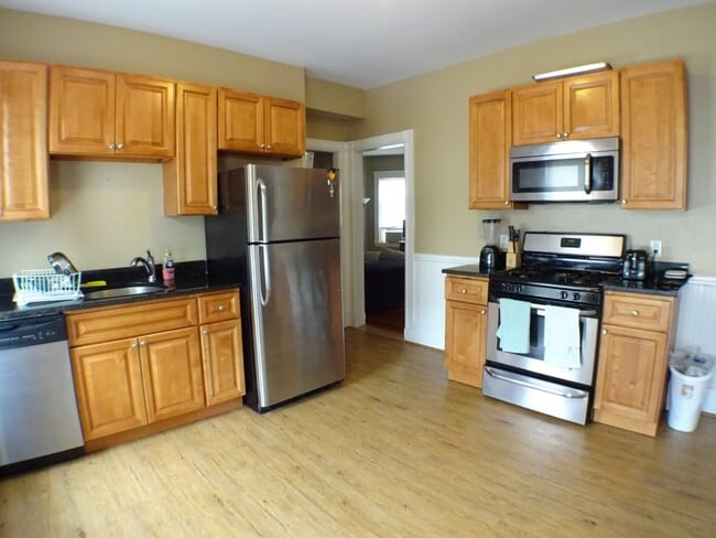 102 Saxton St, Unit 3