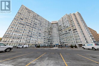 3050-3050 Ellesmere Rd in Toronto, ON - Building Photo - Building Photo