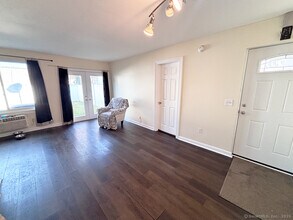 84 Taylor Ave in Norwalk, CT - Building Photo - Building Photo