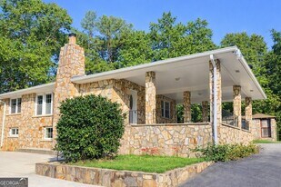 165 Bankston Rd in Marietta, GA - Building Photo
