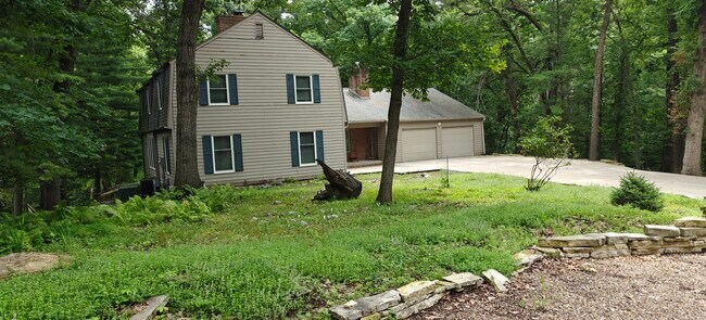 13 The Woods NE in Iowa City, IA - Building Photo - Building Photo