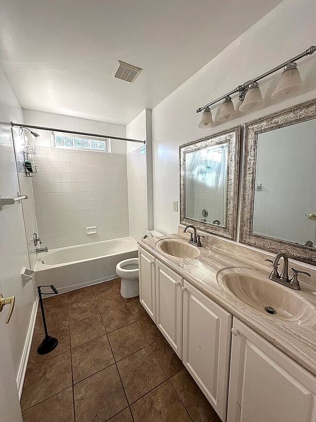 property at 2 Carlisle Ct