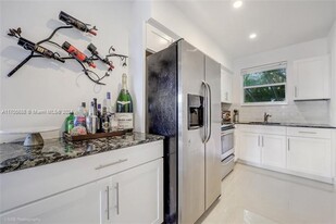 425 N Hibiscus Dr in Miami Beach, FL - Building Photo - Building Photo