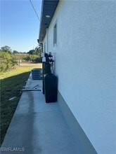 517 Johns Ave in Lehigh Acres, FL - Building Photo - Building Photo