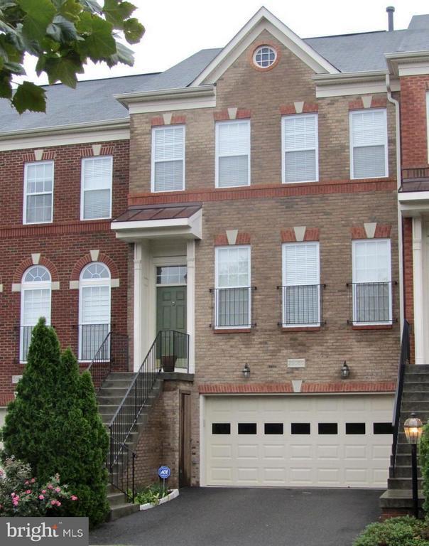 22050 Dilworth Square in Broadlands, VA - Building Photo - Building Photo