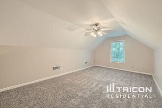641 Rock Elm Dr in Auburn, GA - Foto de edificio - Building Photo