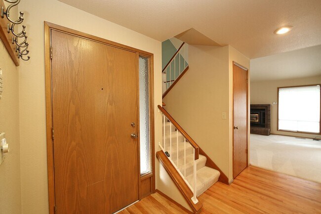 1605 159th Ave NE in Bellevue, WA - Building Photo - Building Photo