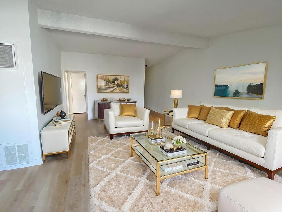 3806 Pacific Ave in Los Angeles, CA - Building Photo