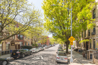 265 Marion St in Brooklyn, NY - Building Photo - Building Photo