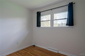 1124 Nottingham Rd in Jamesville, NY - Building Photo - Building Photo