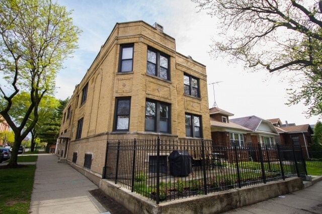 5105 N Winchester Ave, Unit GDN in Chicago, IL - Building Photo