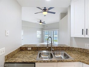 12151 Summergate Cir in Ft. Myers, FL - Building Photo - Building Photo