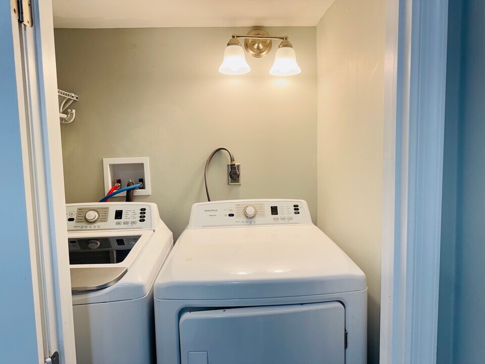 13104 Bay Hill Dr in Beltsville, MD - Building Photo