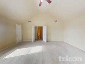 412 Sweet Gum Dr in Desoto, TX - Foto de edificio - Building Photo