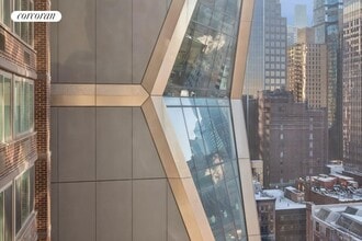 322 W 57th St in New York, NY - Building Photo - Building Photo