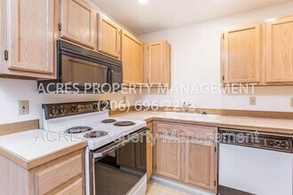 3028 Western Ave in Seattle, WA - Foto de edificio - Building Photo