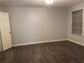 1161 Lake Ave, Unit 222 in Metairie, LA - Building Photo - Building Photo