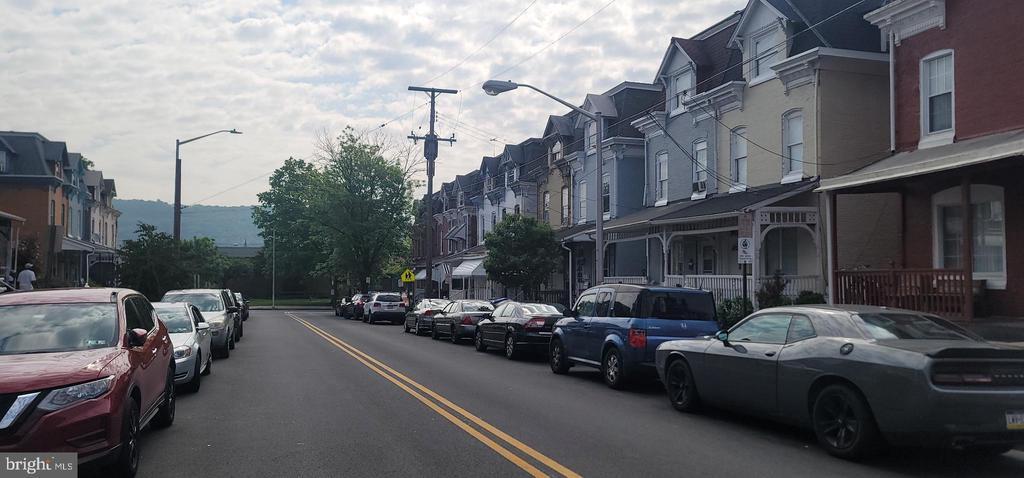 136 Elm St in Reading, PA - Building Photo