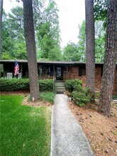 2000 Fairway Cir NE in Atlanta, GA - Building Photo - Building Photo