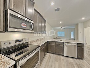 7917 Cactus Plum Dr in San Antonio, TX - Building Photo - Building Photo