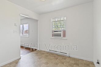 2421 Courtney Ave in Norfolk, VA - Building Photo - Building Photo