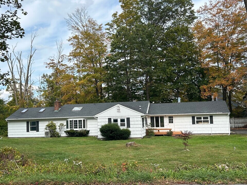 185 Branchville Rd in Ridgefield, CT - Building Photo