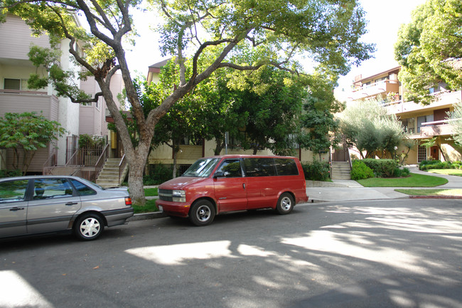 433 Piedmont Ave in Glendale, CA - Building Photo - Building Photo