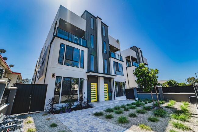 property at 4532 St Charles Pl