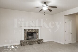 448 Louise Way in Locust Grove, GA - Building Photo - Building Photo