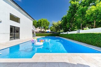 9035 SW 156th Ct in Miami, FL - Building Photo - Building Photo