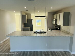 487 Dadeville St SE in Palm Bay, FL - Building Photo - Building Photo