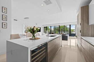 60 Hendricks Isle in Fort Lauderdale, FL - Building Photo - Building Photo