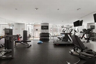 261 W 28th St in New York, NY - Building Photo - Building Photo