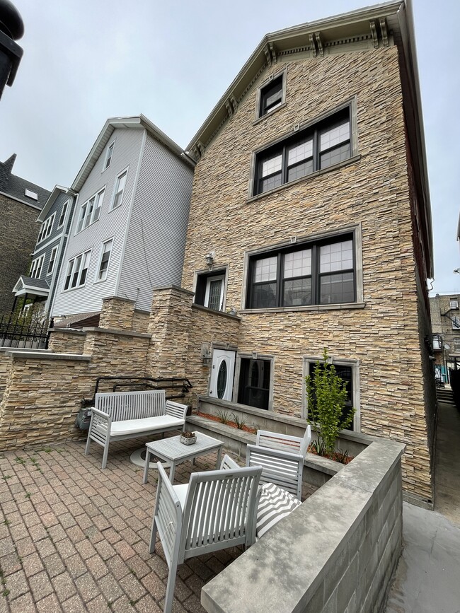 1522 W Superior St, Unit 1-1