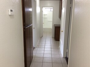 1015 Angela Ct in Lancaster, CA - Building Photo - Building Photo