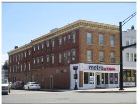 666 Main St in Middletown, CT - Building Photo