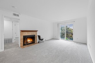 1756 Essex St in San Diego, CA - Building Photo - Building Photo