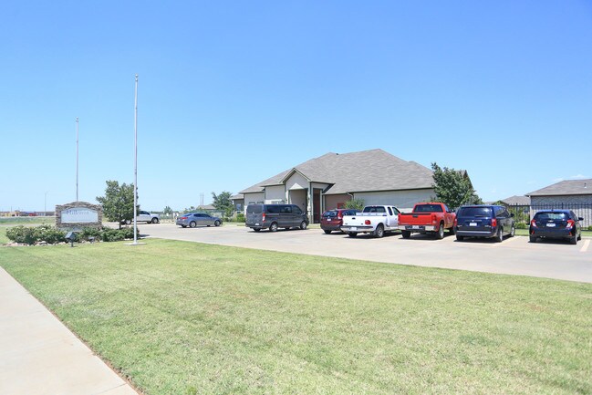 Hillcrest Manor Senior Apartments in Lubbock, TX - Foto de edificio - Building Photo