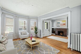 2118 E Linnwood Ave in Milwaukee, WI - Building Photo