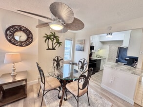 303 Atlantic Ave in Virginia Beach, VA - Foto de edificio - Building Photo