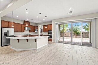 11843 Cogoleto Ave in Las Vegas, NV - Building Photo - Building Photo