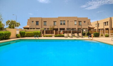 1886 E Don Carlos Ave in Tempe, AZ - Foto de edificio - Building Photo