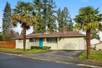 4100 NE 11th St in Renton, WA - Foto de edificio - Building Photo