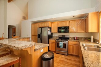 19845 Porcupine Dr in Bend, OR - Building Photo - Building Photo
