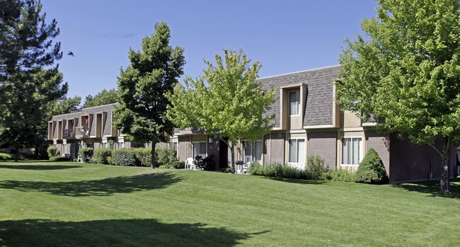 Villas at Vine in Salt Lake City, UT - Foto de edificio - Building Photo
