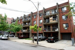 14010-14020 33rd Ave in Flushing, NY - Foto de edificio - Building Photo