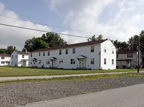 9639 Community Rd in Windham, OH - Building Photo - Building Photo