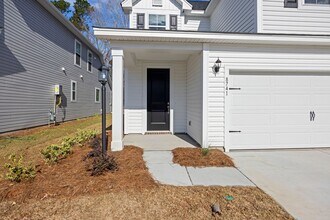 8741 Revival Rd in North Charleston, SC - Building Photo - Building Photo