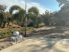 731 Locklear Ave in Sarasota, FL - Foto de edificio - Building Photo